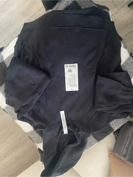 lululemon athletica Sweaters - lululemon athletica Black Crewneck Hoodie Sweater